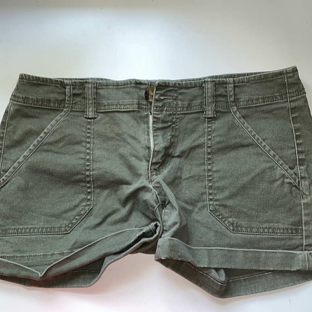 Women’s Low Rise American Eagle Shorts